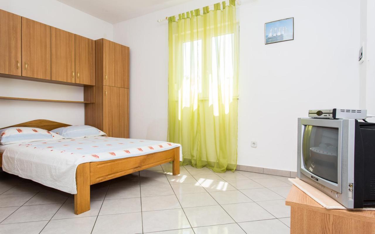 Apartman Justinić Šilo Zewnętrze zdjęcie